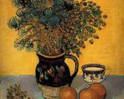 文森特威廉梵高 - 静物，野花与马爵利卡陶瓷